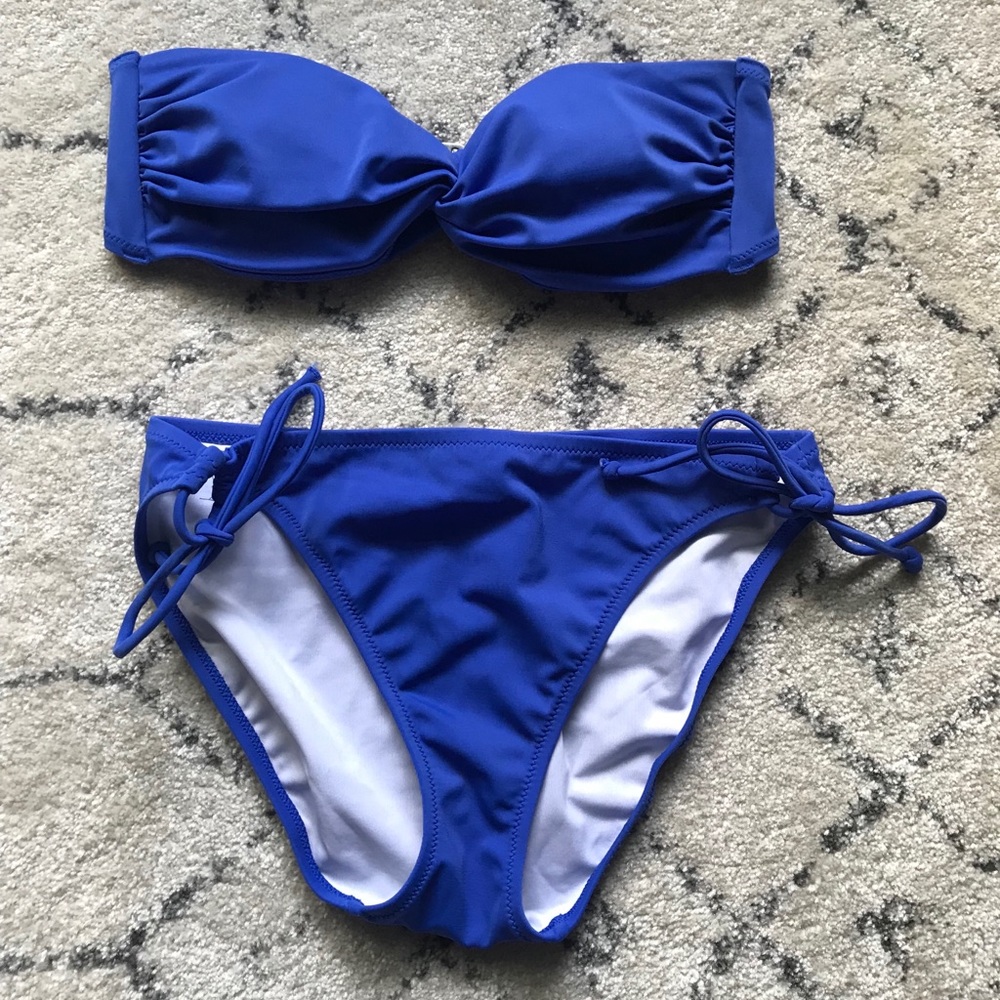 Bikini. Large bottom/medium top.
